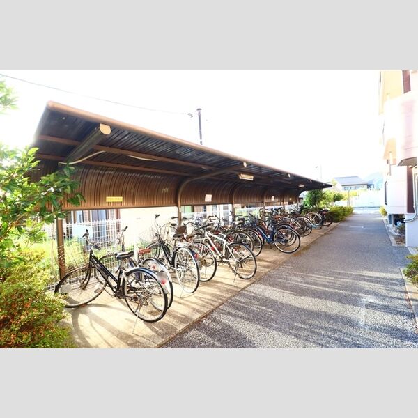 ビューコート学園台303号室 駐輪場