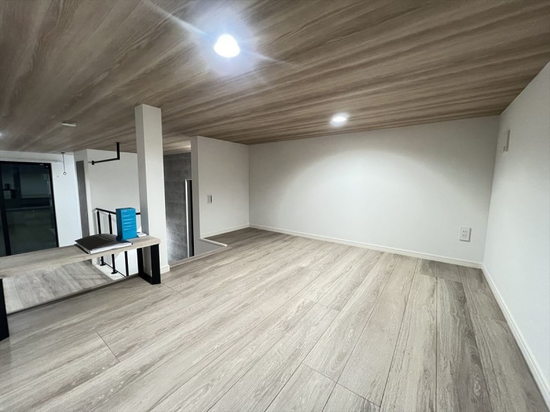 ｒｏｂｏｔ　ｈｏｍｅ　西大宮Ａ リビング