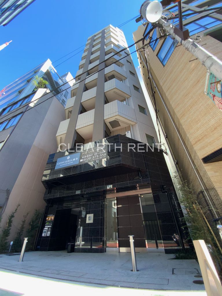 コンシェリア麻布 ＰＬＡＴＩＮＵＭ ＳＱＵＡＲＥ3階 モダンなデザイン/基壇部に重厚感のある御影石を使用