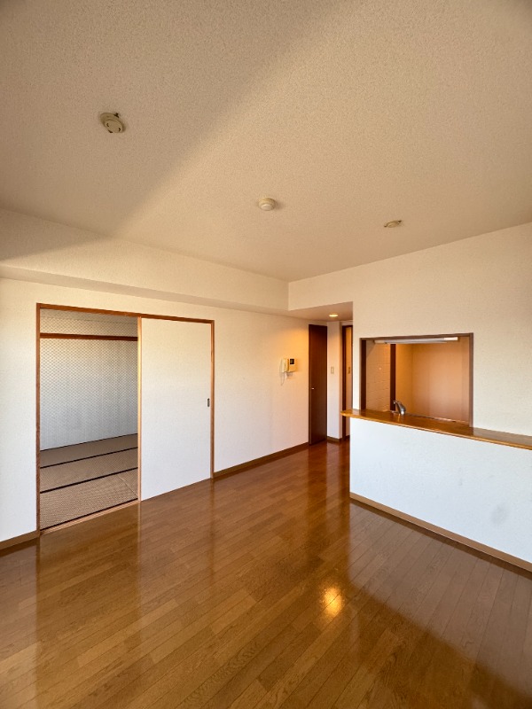 アウラ１０(E-058)3階 リビング