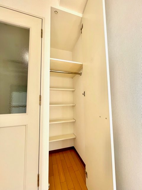 レジディア神田東2階 収納