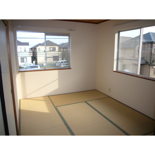アーバンハイム日野 和室6帖