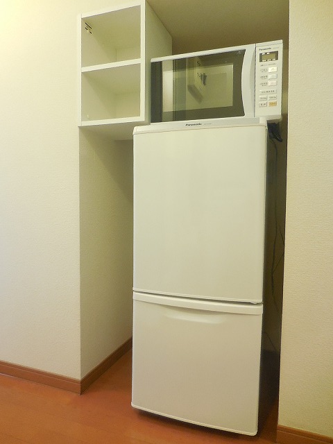 レオパレスプルミエ101号室 冷蔵庫・電子レンジ付き