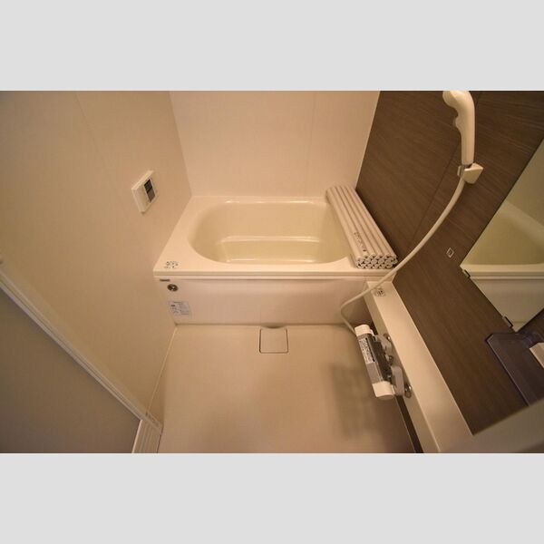 Dスクエア子安町103号室 浴室