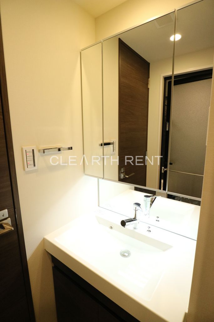 コンシェリア南麻布 ＰＬＡＴＩＮＵＭ ＳＱＵＡＲＥ 同タイプ別住戸写真となります。現況と異なる場合がございます。