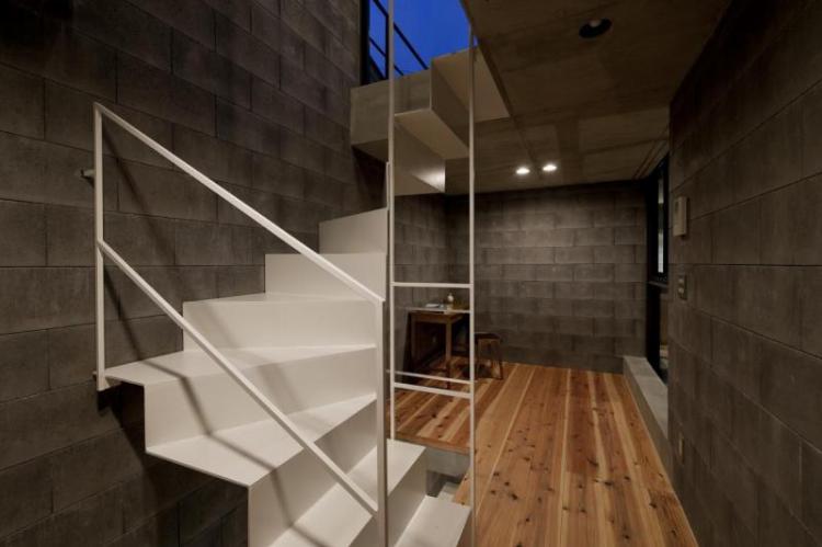 石双居1階 玄関