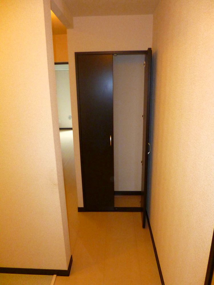 レオネクストエスペランサＥ 1F収納