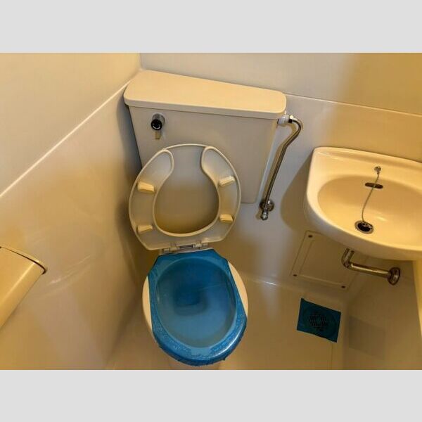 ロフティパピヨン108号室 トイレ