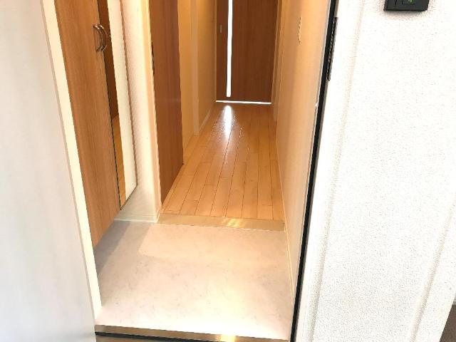Ｃｒｅｃｉａ102号室 玄関