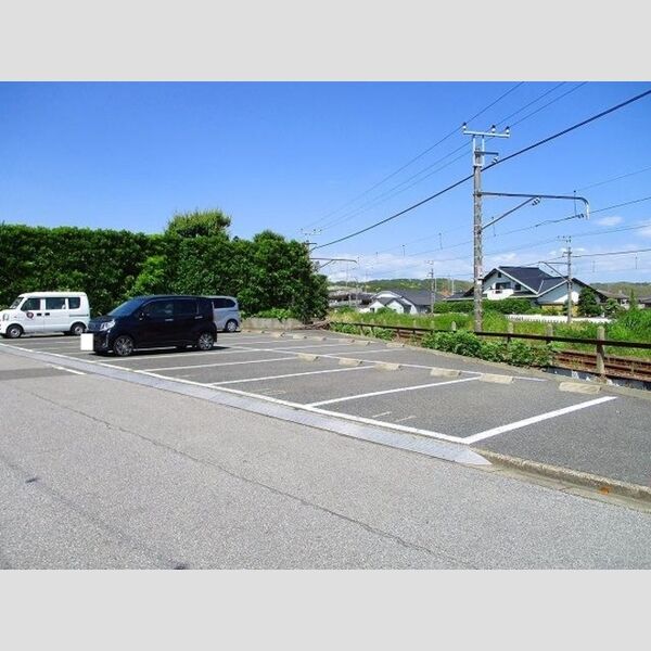 ルミエール　B 駐車場