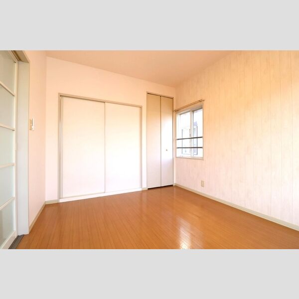 ハイツ定栄　D202号室 南側洋室5.9帖