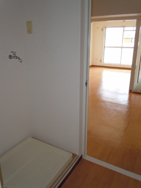 カサベルデ立野 防水板