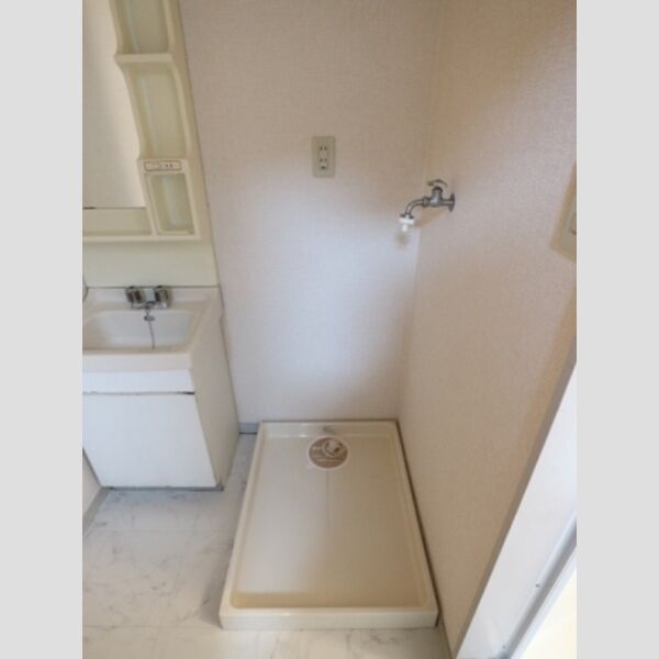 サンドゥエル北柏106号室 室内洗濯機置場