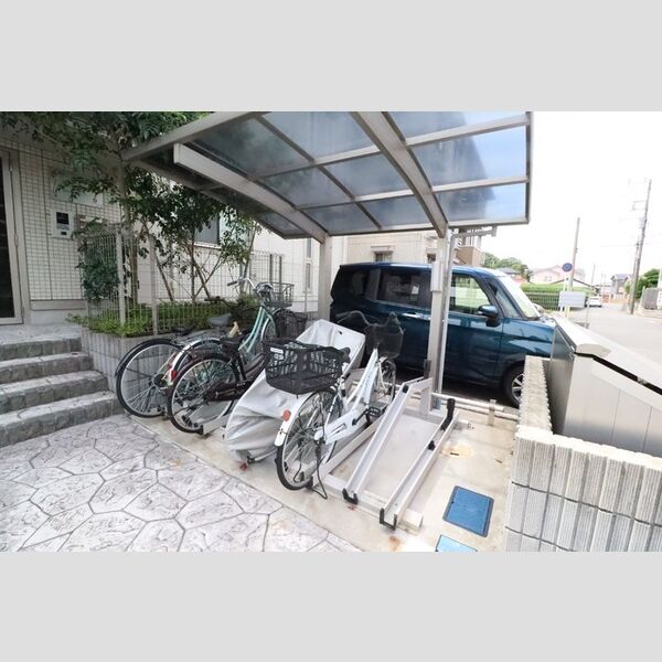 リヴェール 駐輪場