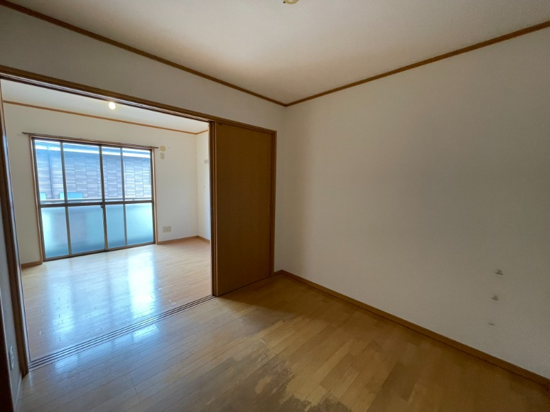 ラックフィル中川-B リビング