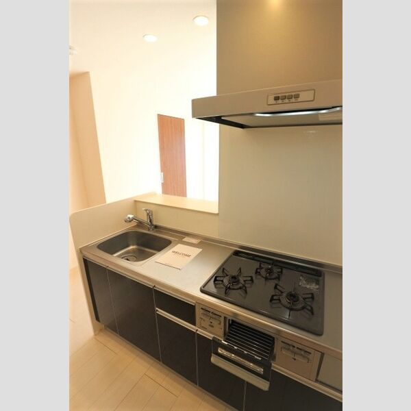 アステールピュールK303号室 ガスコンロ3口　グリル付いてます