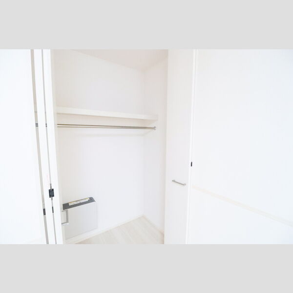 ルミナス ハイム103号室 クローゼット