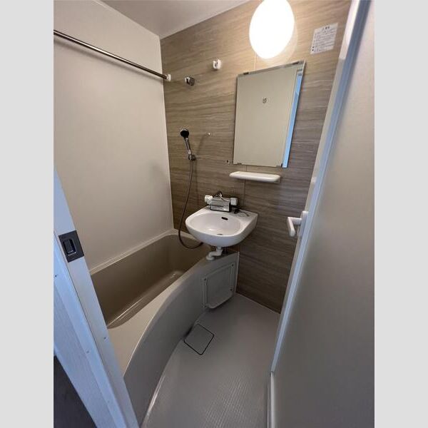 VERXEED STAIR鶴見市場駅前302号室 お風呂