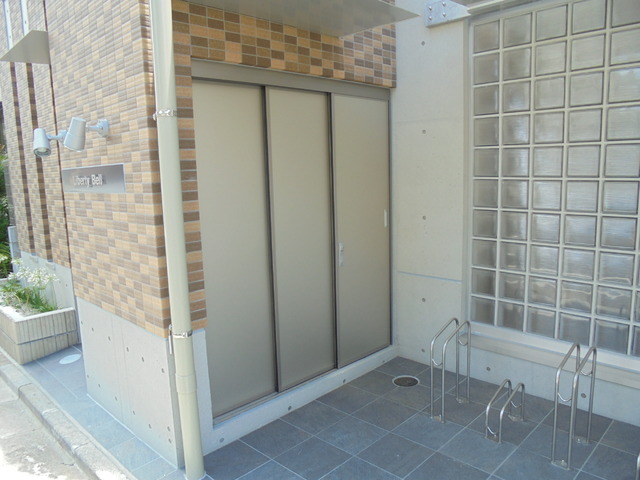 Ｌｉｂｅｒｔｙ　Ｂｅｌｌ0201号室 24時間ゴミ置き場