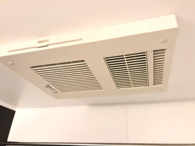 レヴメゾン神山参番館105号室 浴室乾燥機（イメージ）