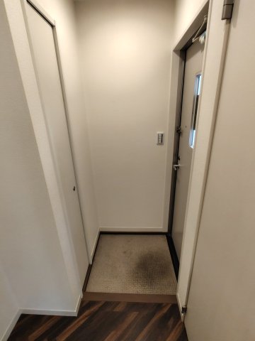 ヴィゴーレ５　Ａ棟0201号室 玄関