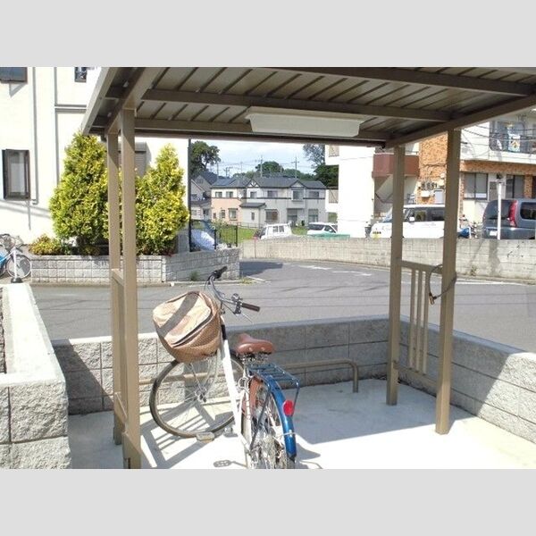 シームリー 駐輪場