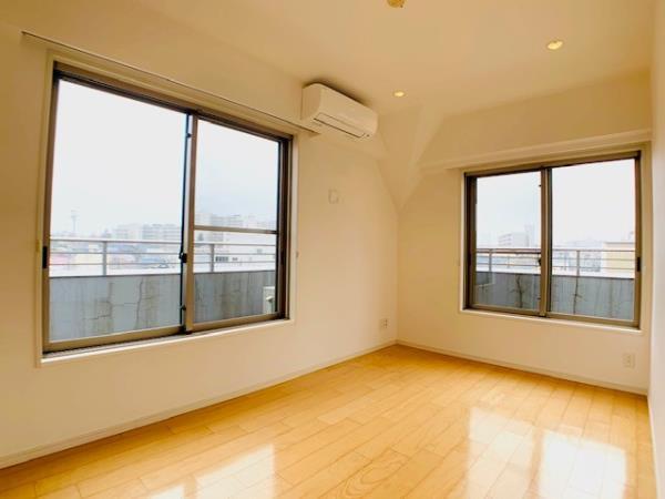 アパートメンツ東山 リビング