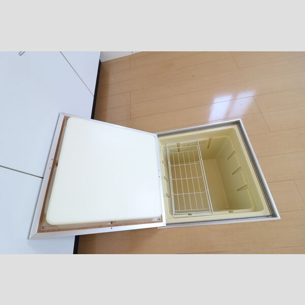 イーストヒルズ 床下収納