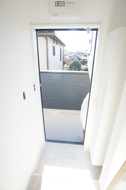 フォースダウン0109号室 収納もある玄関です