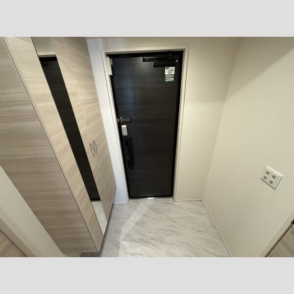 D Paina Hino303号室 玄関