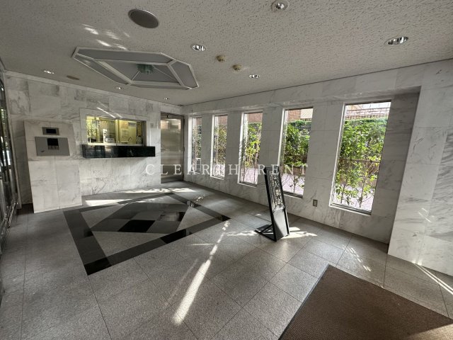 パレステュディオ神楽坂2階 上質な雰囲気のロビー