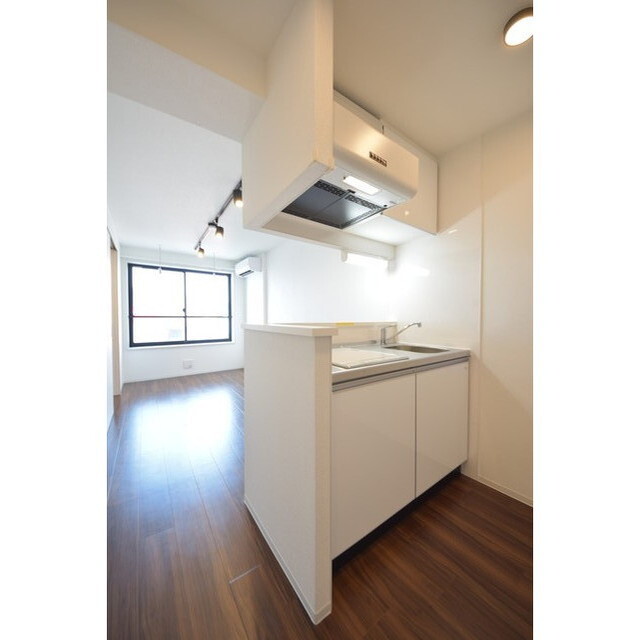 センプリーチェ西日暮里 内観