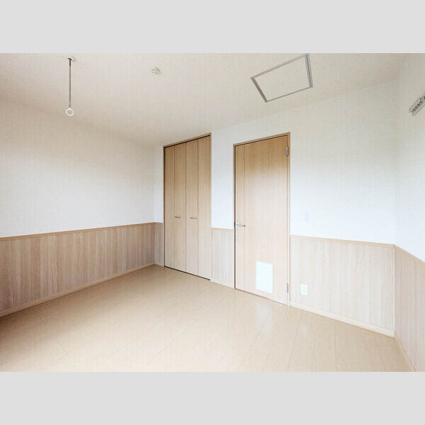 リアン 洋室6.0帖(西側)