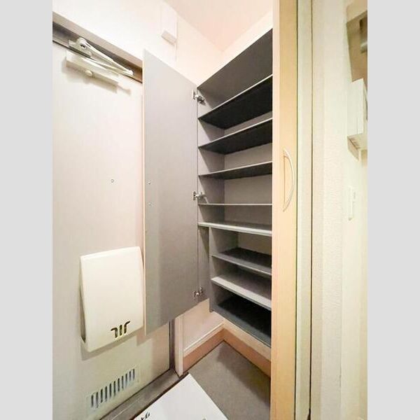 エス プランテ106号室 シューズボックス