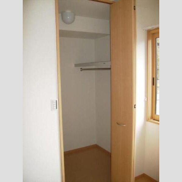 メープル 北側洋室収納