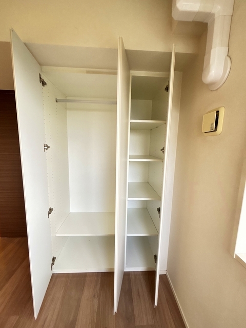 ザ・パークハウス上麻生301号室 洋室5.5帖収納　2025年10月撮影