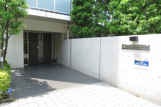 プライムアーバン長原上池台308号室 エントランス