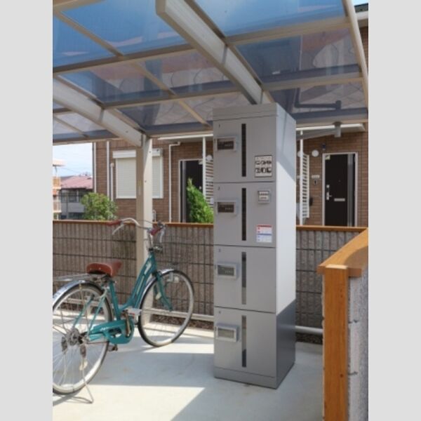 キャトルセゾン　F 宅配ボックス