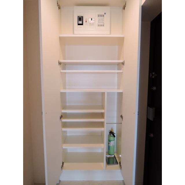 プレール・ドゥーク板橋本町Ⅱ シューズボックス