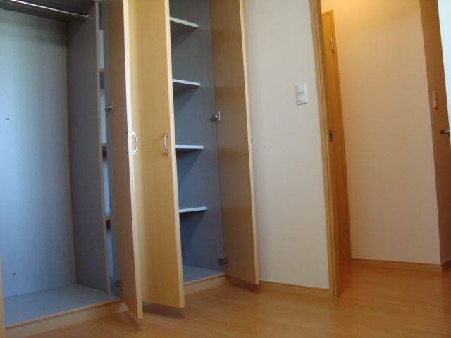 アメニティ　ヒルズ203号室 クローゼット