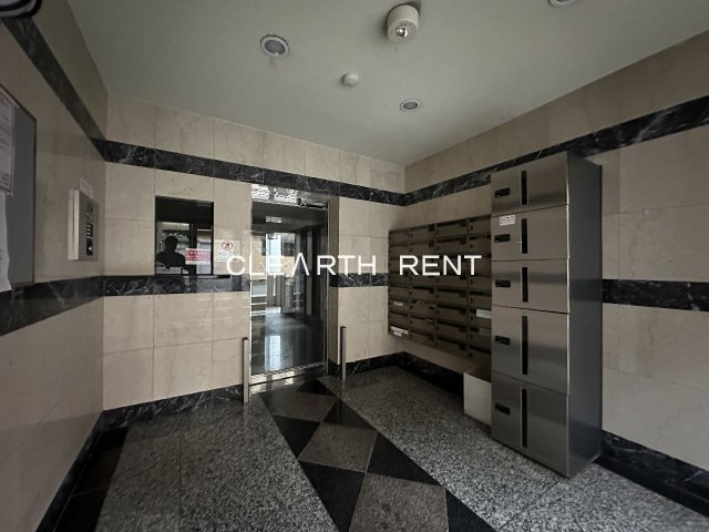 菱和パレス代々木公園1階 お洒落なエントランス