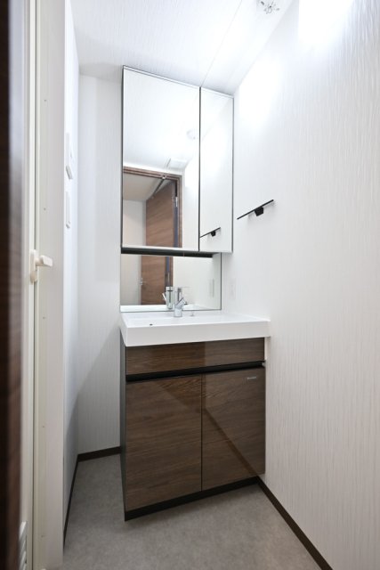 ＧＲＡＮＳＩＴＥ　ＮＡＫＡＭＥＧＵＲＯ6階 洗面