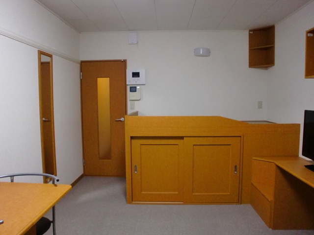 レオパレスハウゼブリューヘン209号室 寝室