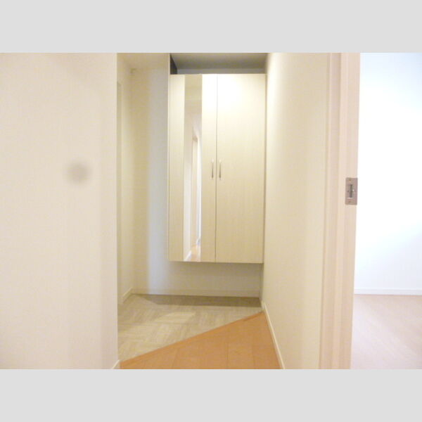 クレアガーデン401号室 玄関