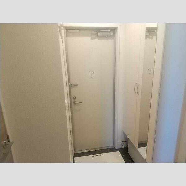 エクセル マルヤマ102号室 玄関