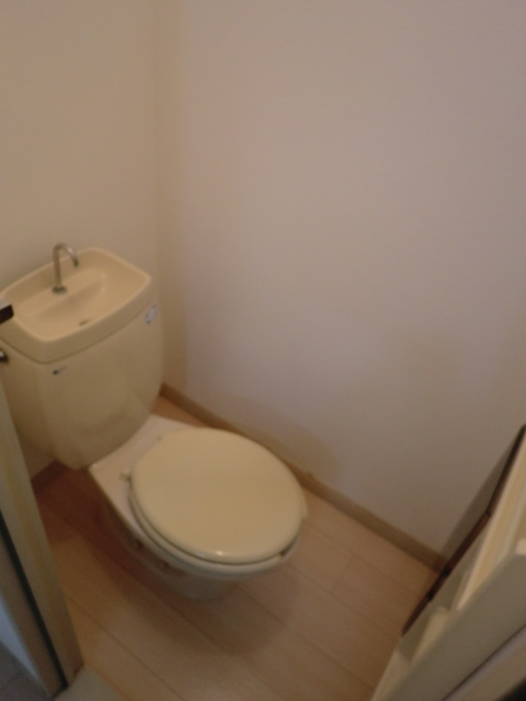 三和ハウス0102号室 トイレ