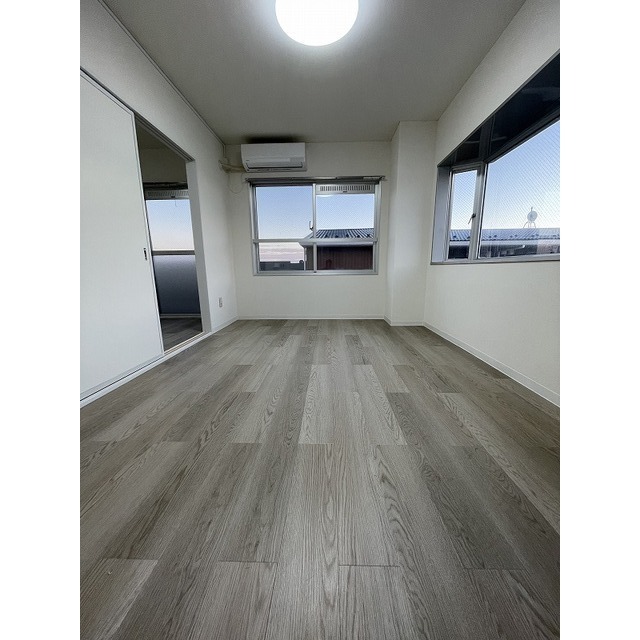 岩崎ビル301号室 リビング