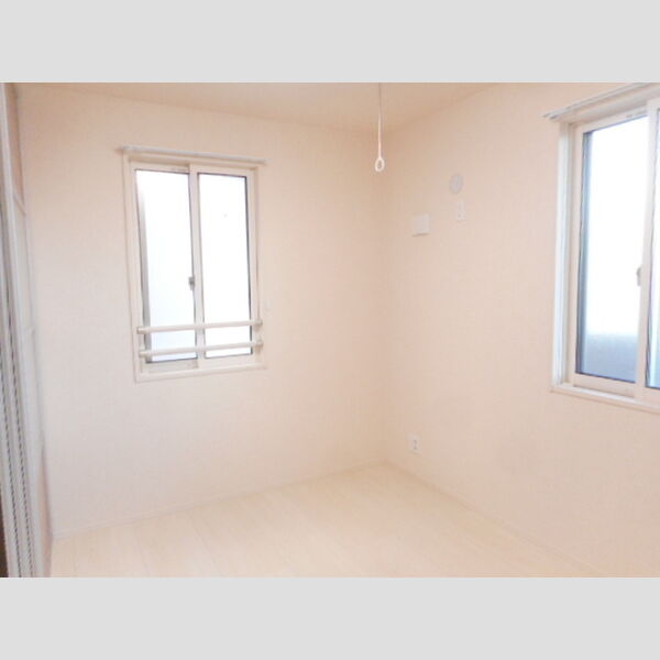 ウィン行徳201号室 洋室