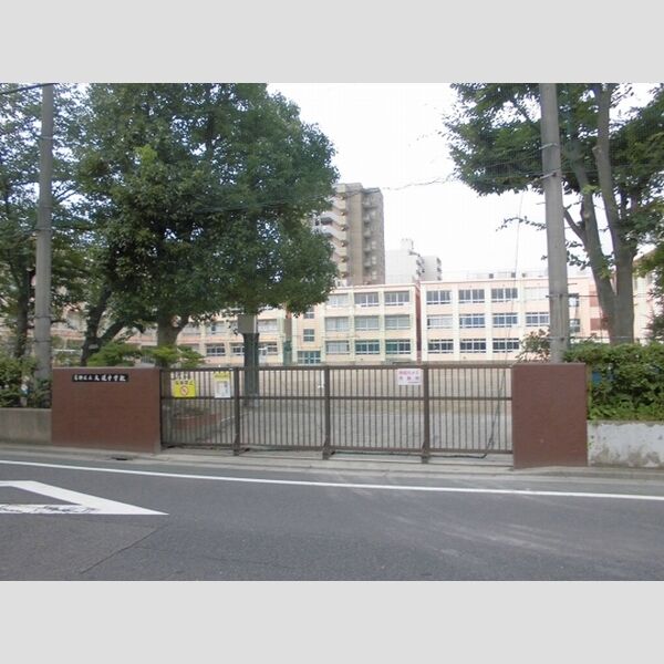 ローズコート宝町 葛飾区立大道中学校まで623m