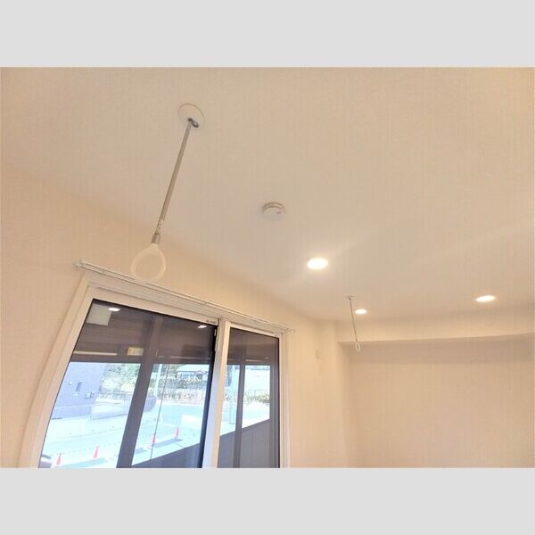 リヴィエール　I202号室 室内物干し金物